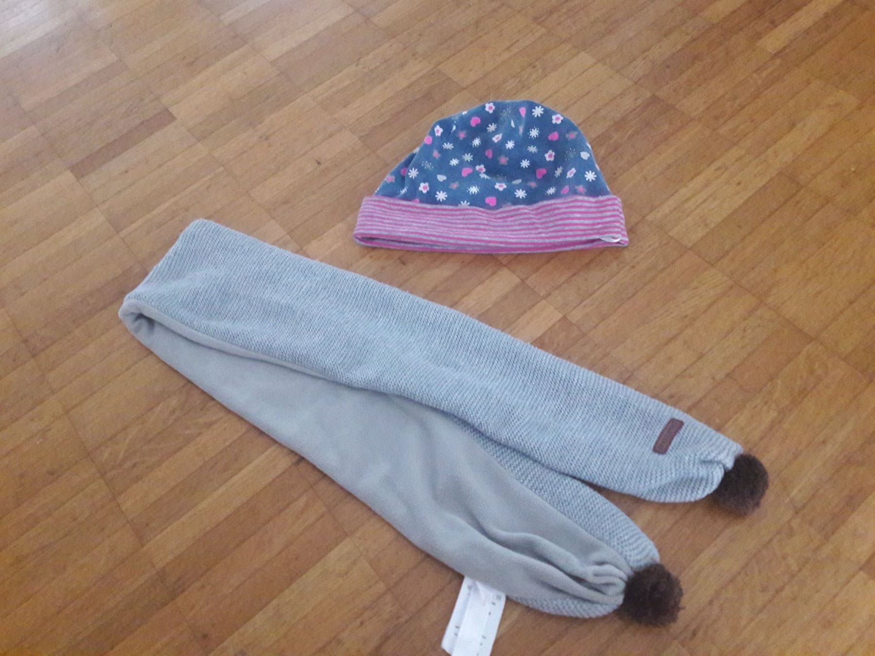 Altro abbigliamento per bambino: KAPPE -  SCHÄRPE - KINDER - 51-53 – Usato da Luzern venduto da miocarobabbonetoscan 1