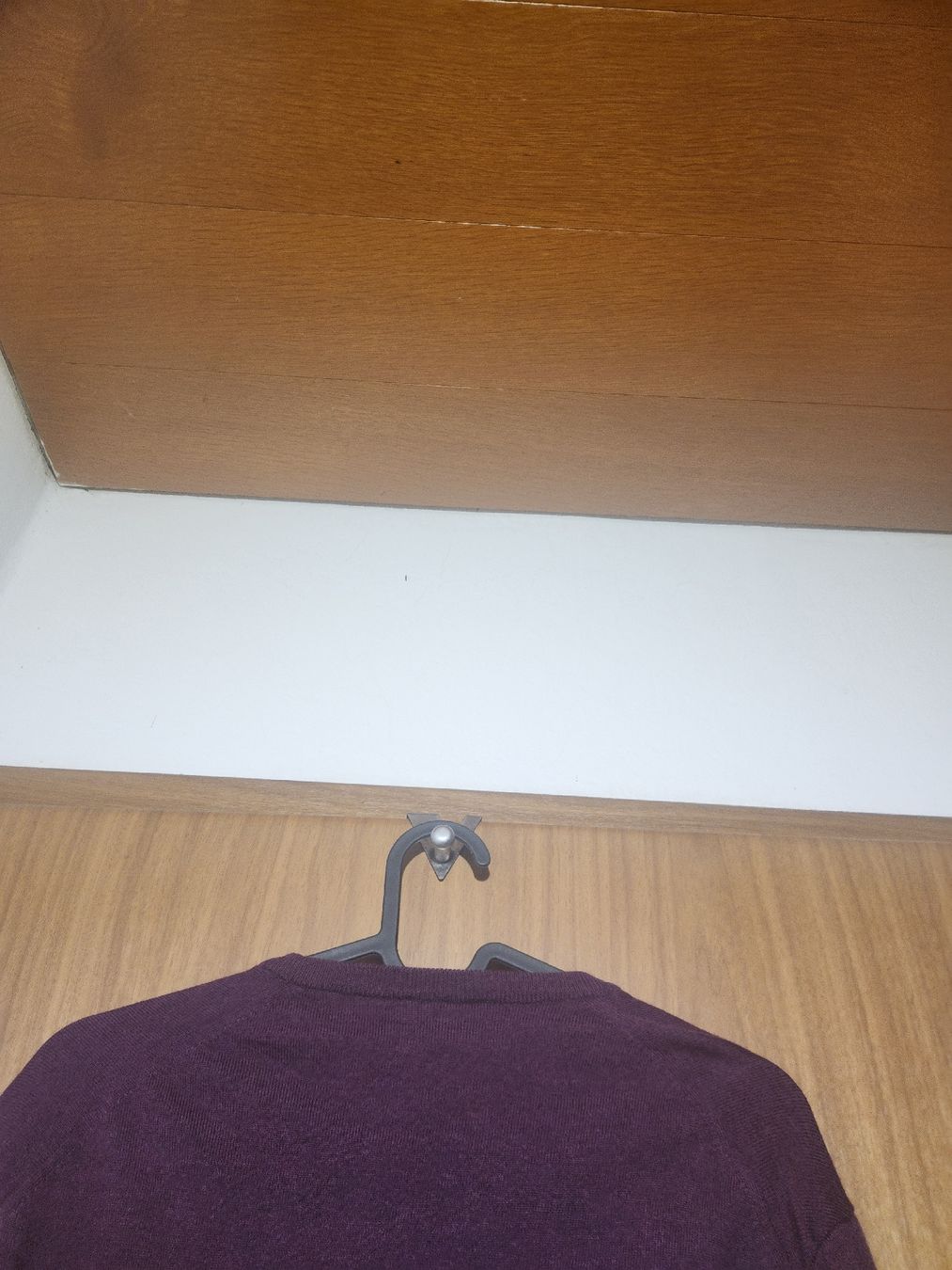 Globus Pulls & Sweat-shirts: Pull Col V Globus 100% laine Merino prune taille S – D'occasion à Niedergösgen par Eva2410 3