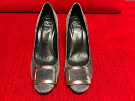 Roger Vivier Pumps Wildleder grau mit Schnalle Gr. 39