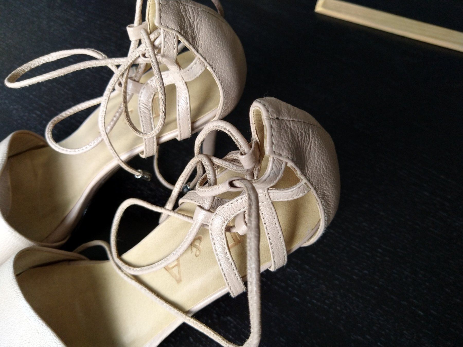 Scarpe da donna: Sandalen wie neu Grösse 39 – Usato da Wiesendangen venduto da troawus 3