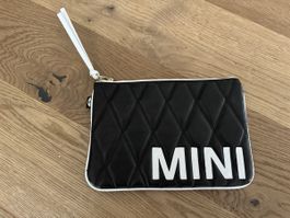 Schwarze MINI Clutch Tasche mit weissem Riemen – neu