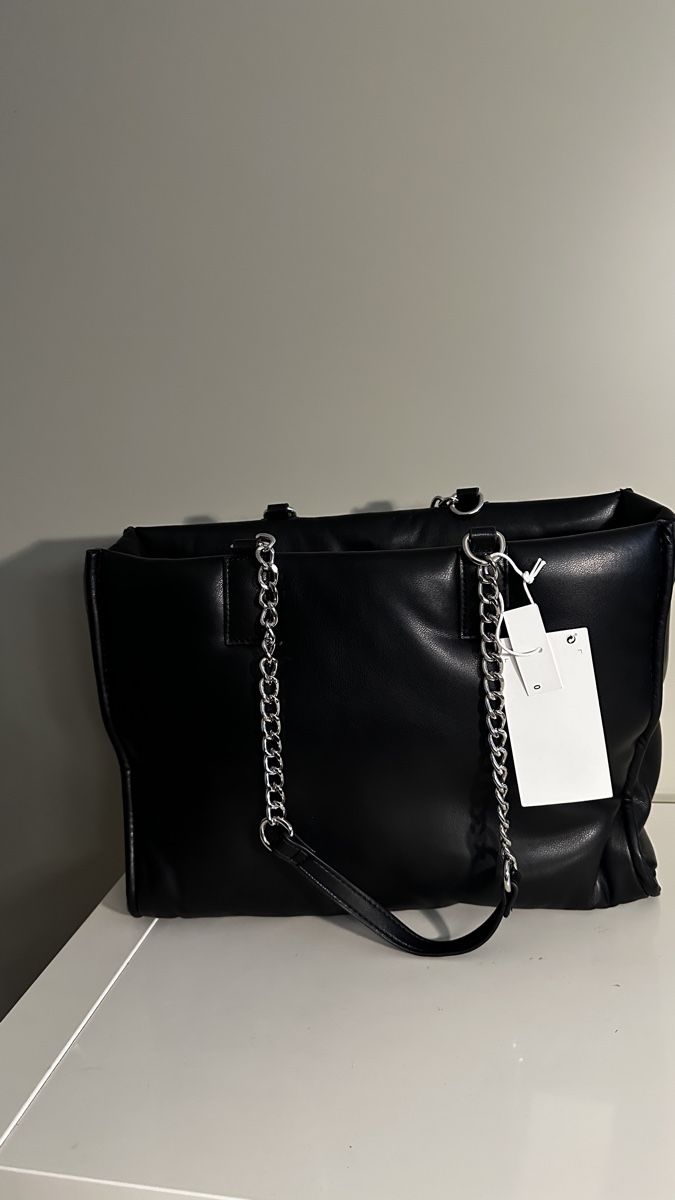Taschen für Damen: Schwarze Handtasche mit Kette, neuwertig! – Neu (gemäss Beschreibung) aus Winterthur von -BeHappy24- 3