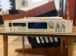 Akai S3000XL sampler