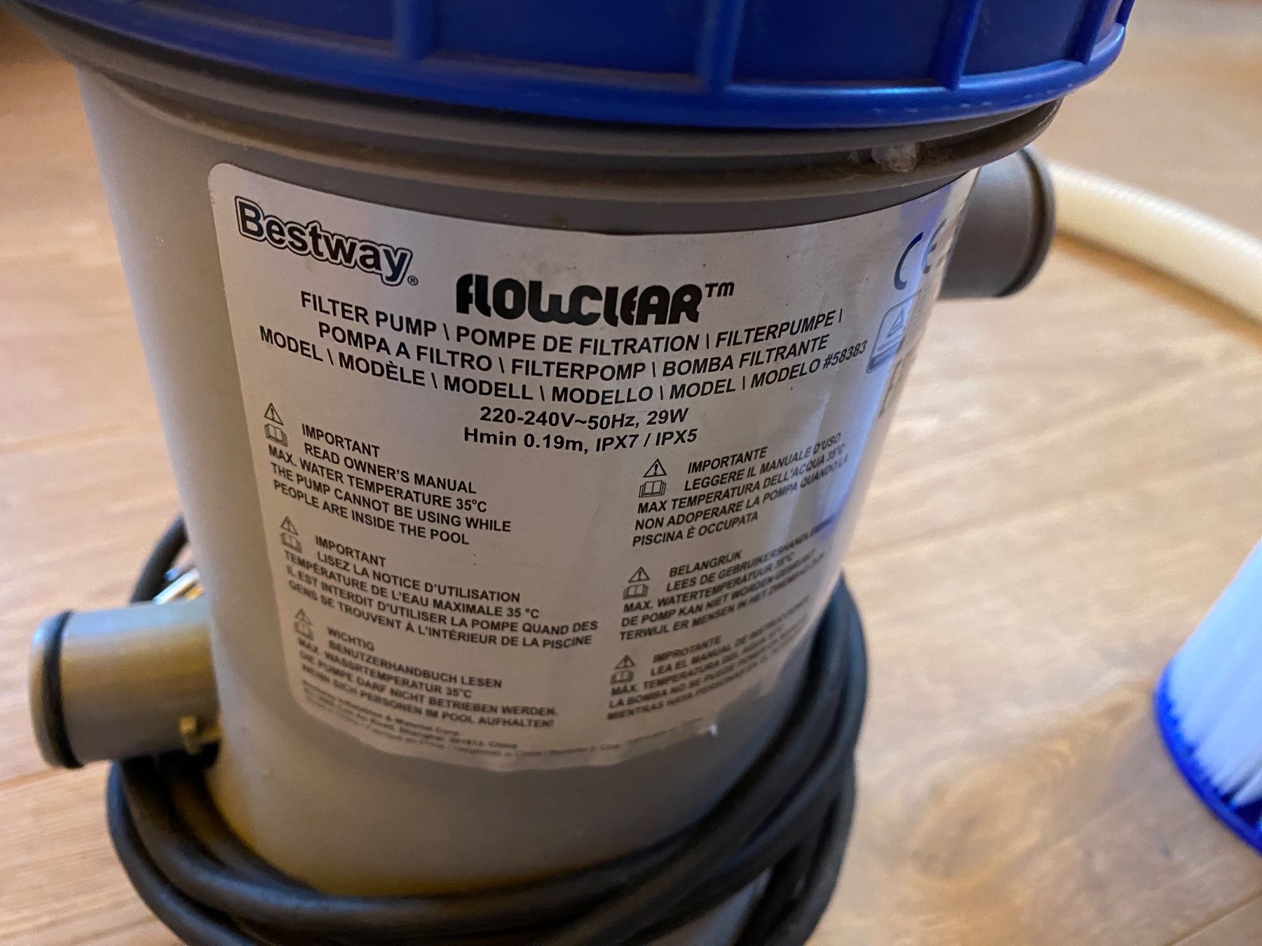 Bestway Piscine: Bestway Kartuschenfilterpumpe flowclear inkl. Filter – Usato da Lenk im Simmental venduto da Miguelle 1