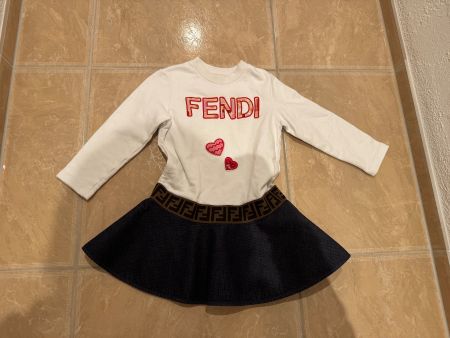 Fendi mega cooles Kleid, 6-7J 116-122 NP 720 Fr