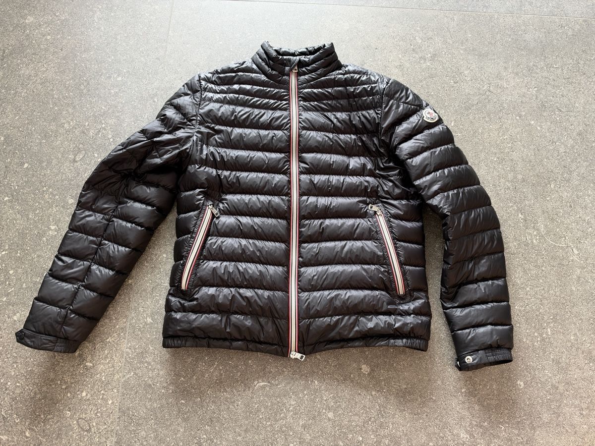 Jacken: Moncler Übergangsjacke schwarz, Grösse 3 – Gebraucht aus Richterswil von Schoetto
