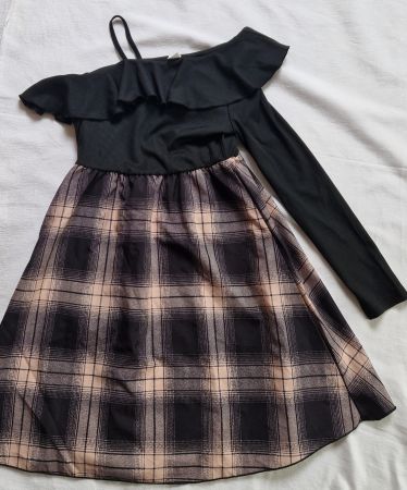 Kinderkleid Gr. 134 kariert, mit Gürtel