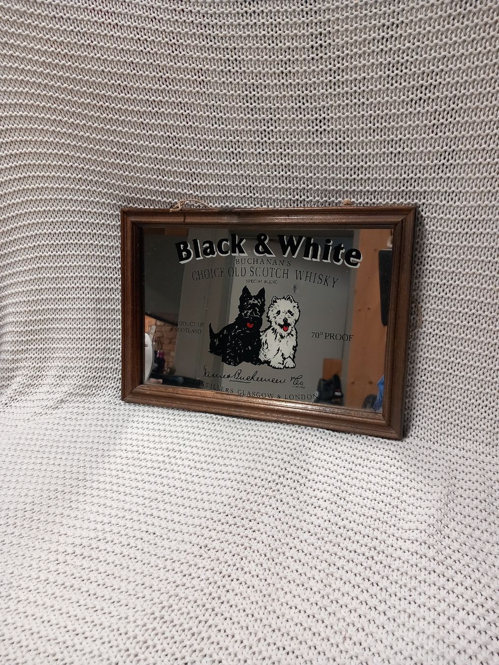 Spiegel: Spiegel Black & White Old Scotch Whisky – Gebraucht aus Gwatt (Thun) von umwelt-brocki 1