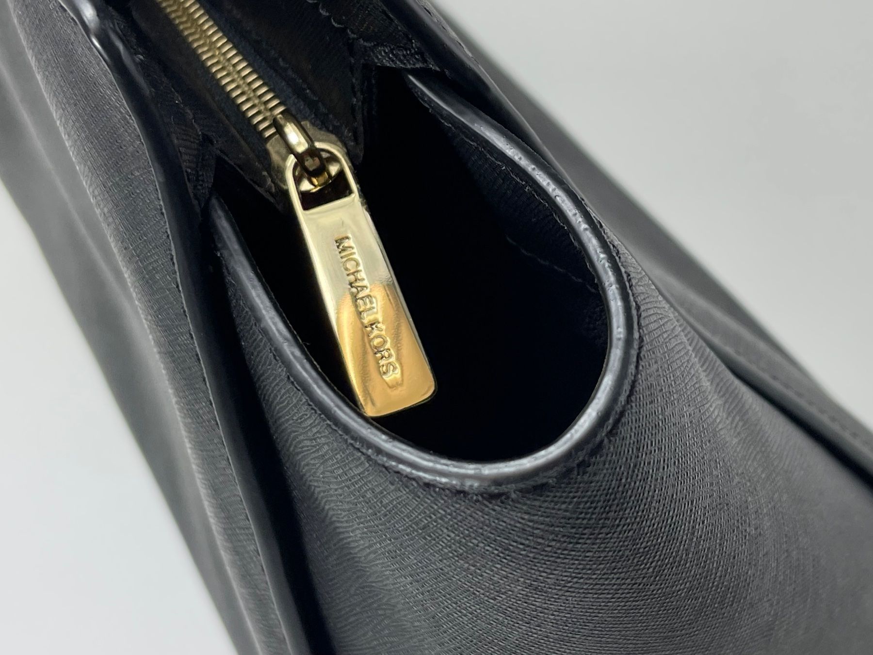 Michael Kors Sacs femmes: Michael Kors Leder Handtasche Schwarz – D'occasion à Neuenhof par pfiffoltra 4