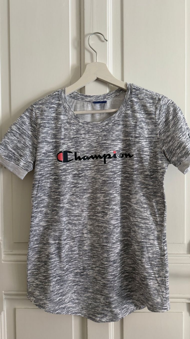 Champion T-Shirts: Champion T-Shirt – Gebraucht aus Bern von MarieBrocante 3