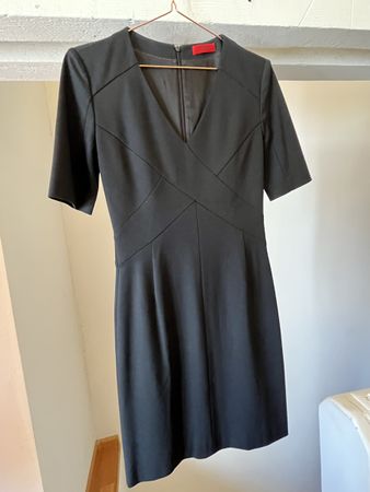 Kleid von HUGO BOSS in Grösse 34