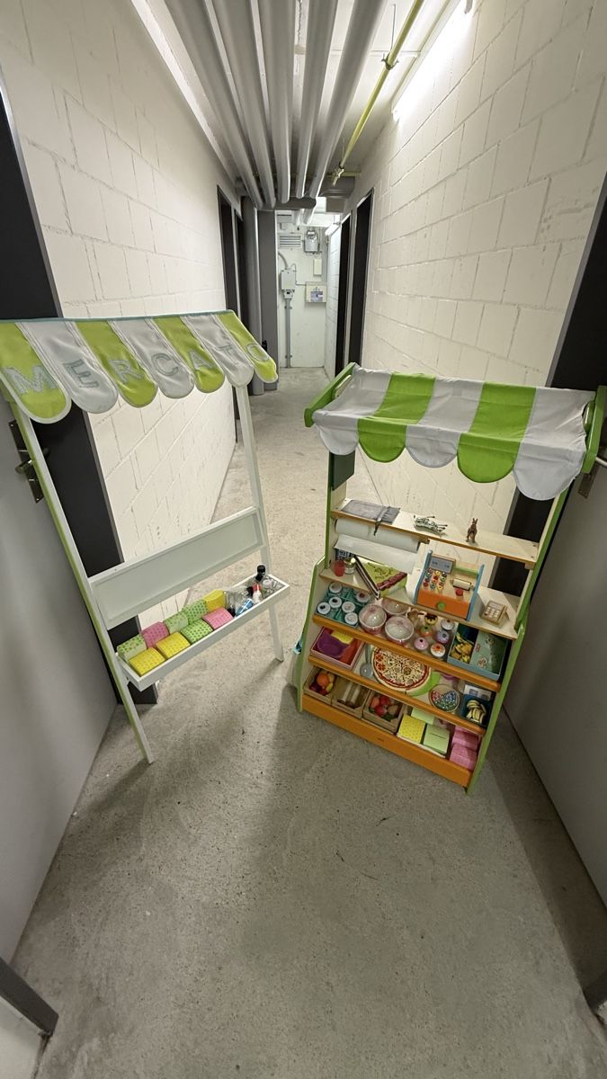 Giocattoli: Kinder-Verkaufsladen – Usato da Stäfa venduto da Ed88