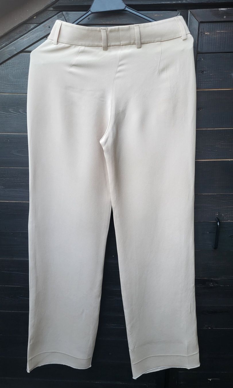 Pantaloni: Pantalon beige en soie – Nuovo (secondo la descrizione) da Fribourg venduto da VictoriaShop7 3