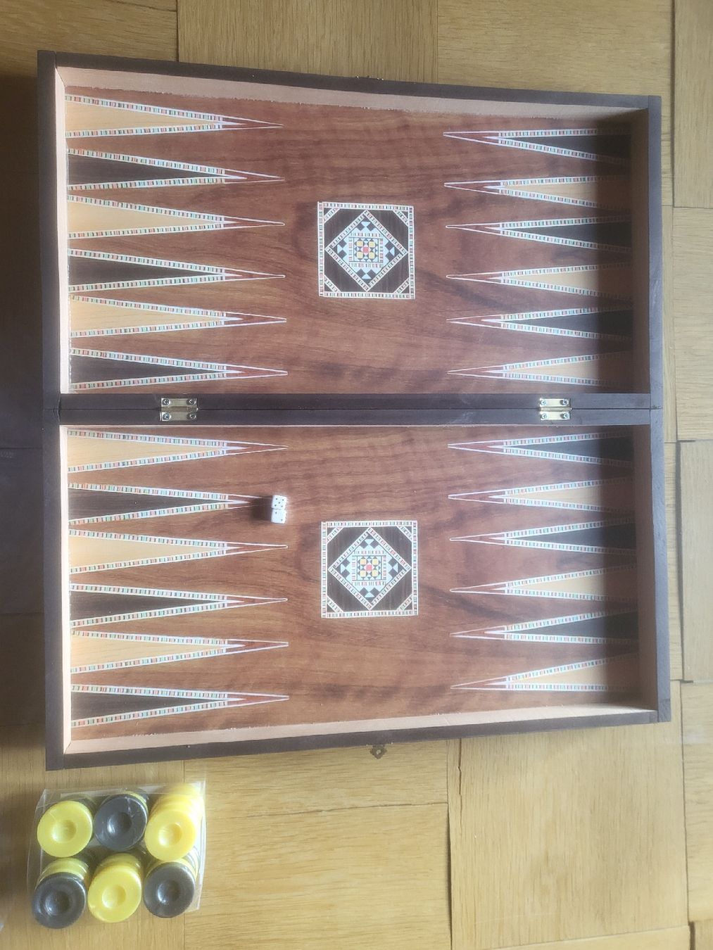 Jeux: Backgammon Spielbrett Holz – D'occasion à Untersiggenthal par vonberner 1
