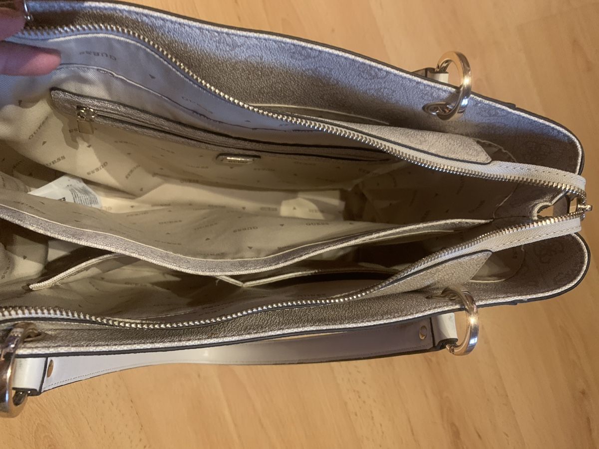 Guess Taschen für Damen: Guess Noelle 4G- Logo – Neu (gemäss Beschreibung) aus Benken SG von chiara2607 2