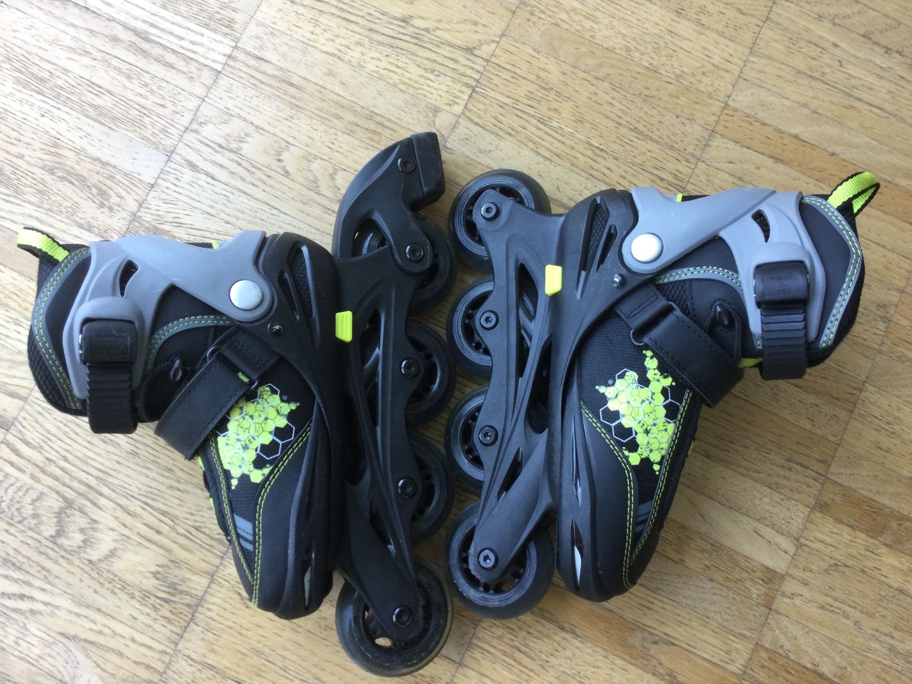 Inline-Skating & Rollschuhe: Kinder Inline Skates Gr. 29-33 – Gebraucht aus Zürich von  3