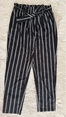 Damen Hose schwarz weiss gestreift Grösse M neu