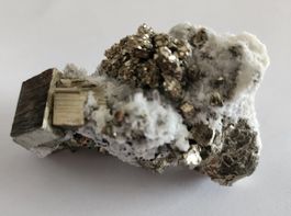 Peru: wunderschöner Matrix Pyrit-Schwimmer mit Quarz, Rar!!