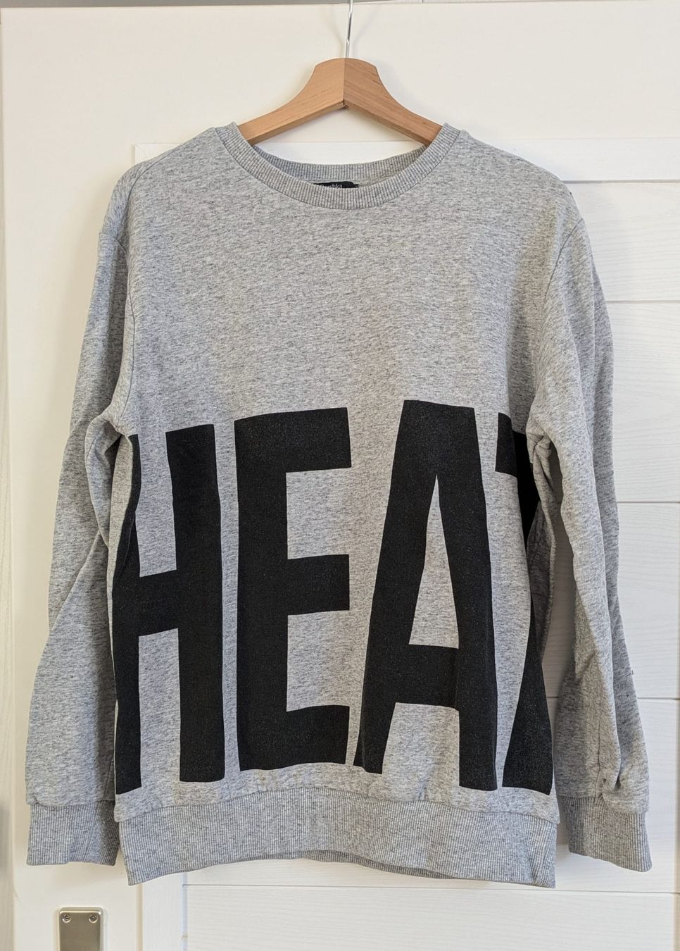 Bershka Maglioni & Felpe: Pullover grau von Bershka – Usato da Grüningen venduto da slim55