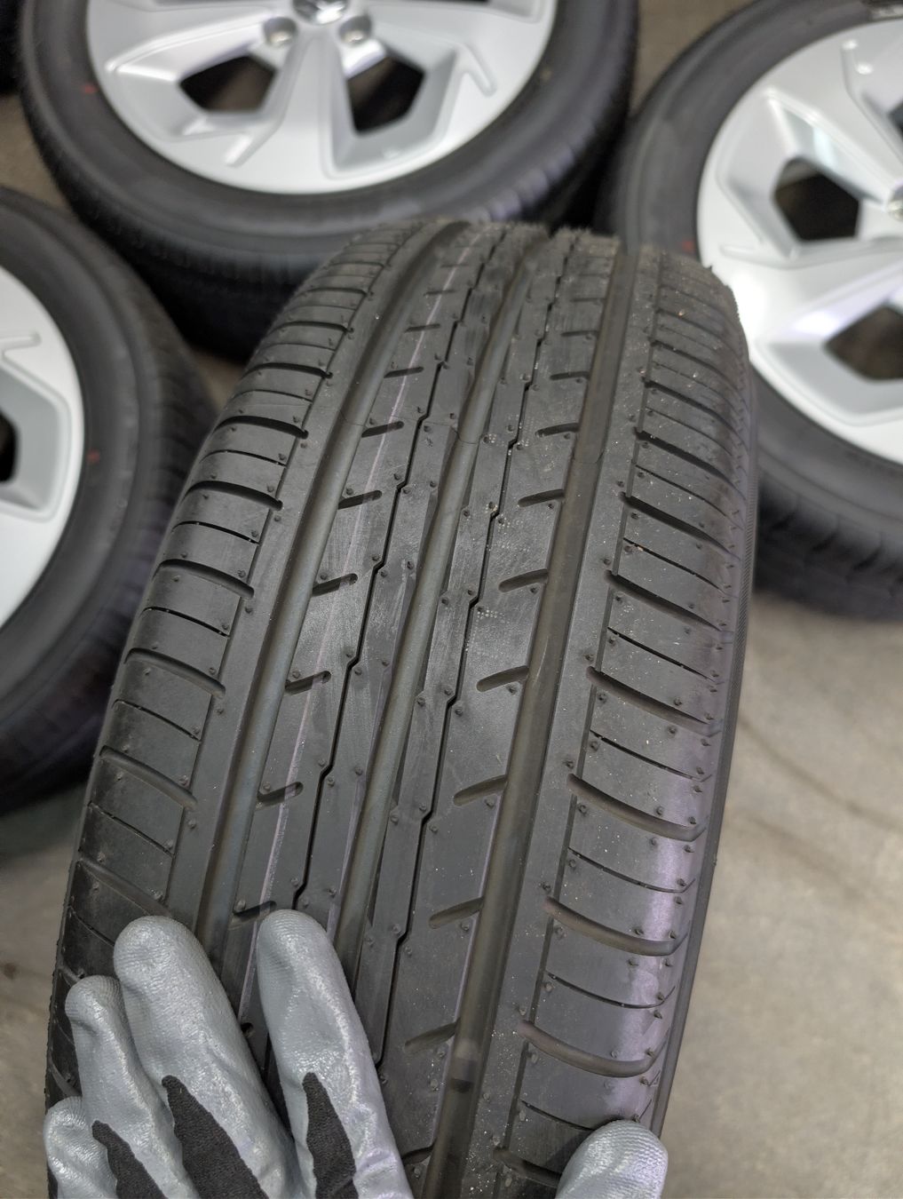 Felgen: Suzuki Felgen  – Neu und originalverpackt aus Dürrenäsch von Pneu-Idris 3