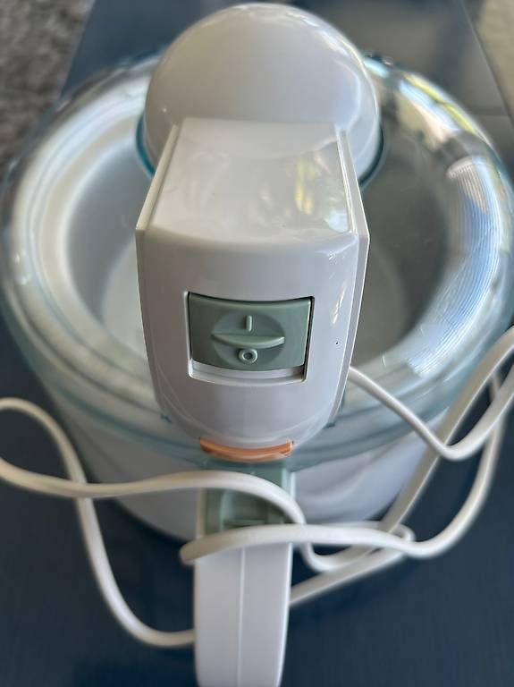 Küchengeräte: Glace Maschine PHILIPS 220 V bester Zustand  – Gebraucht aus Binningen von Oberpfeiffe 1
