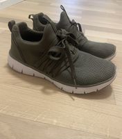 Stylische Sportschuhe Grösse 38