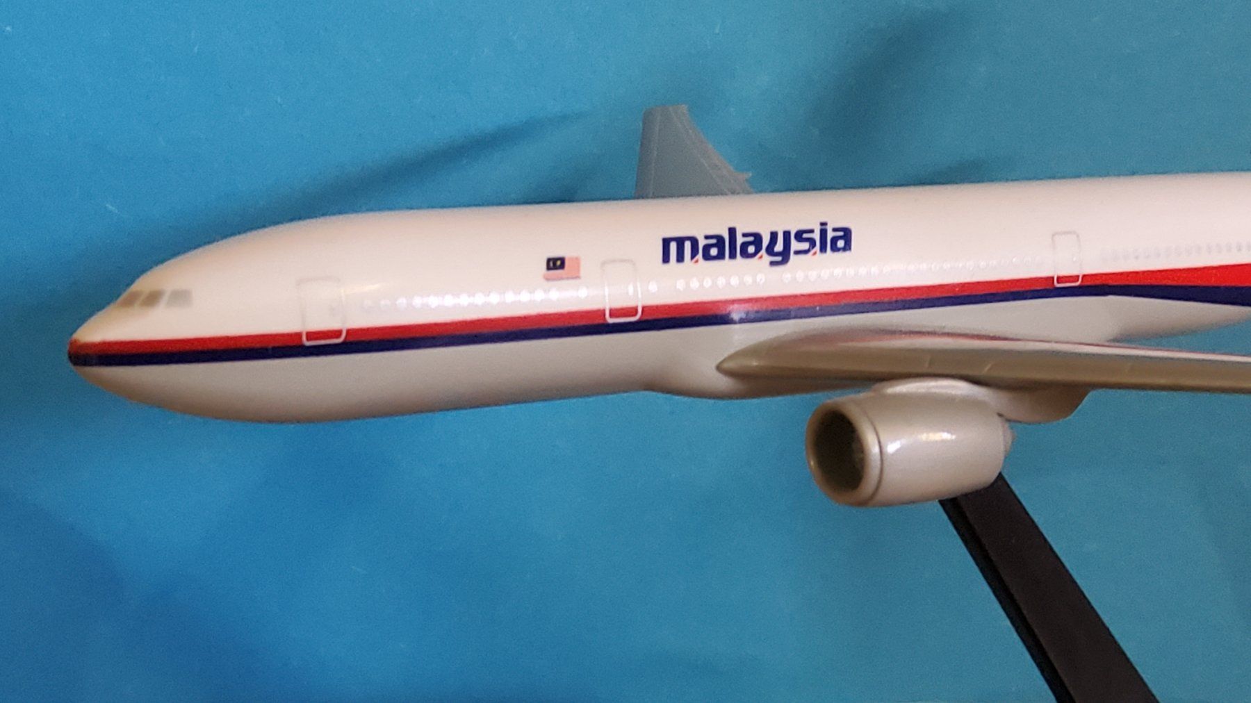 Boeing Kit di modellismo & Modellini statici: Modellflugzeug  "B777-200 Malaysia" 1:500 – Usato da Grüningen venduto da VENOM59 2