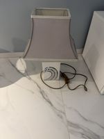 Tischlampe weiss mit Lampenschirm grau gebrauchter Zustand