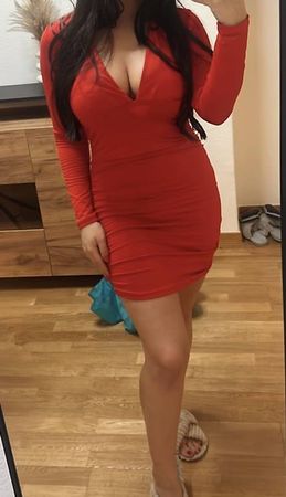 Rotes langärmeliges Kleid mit tiefem Ausschnit Grösse 36/38