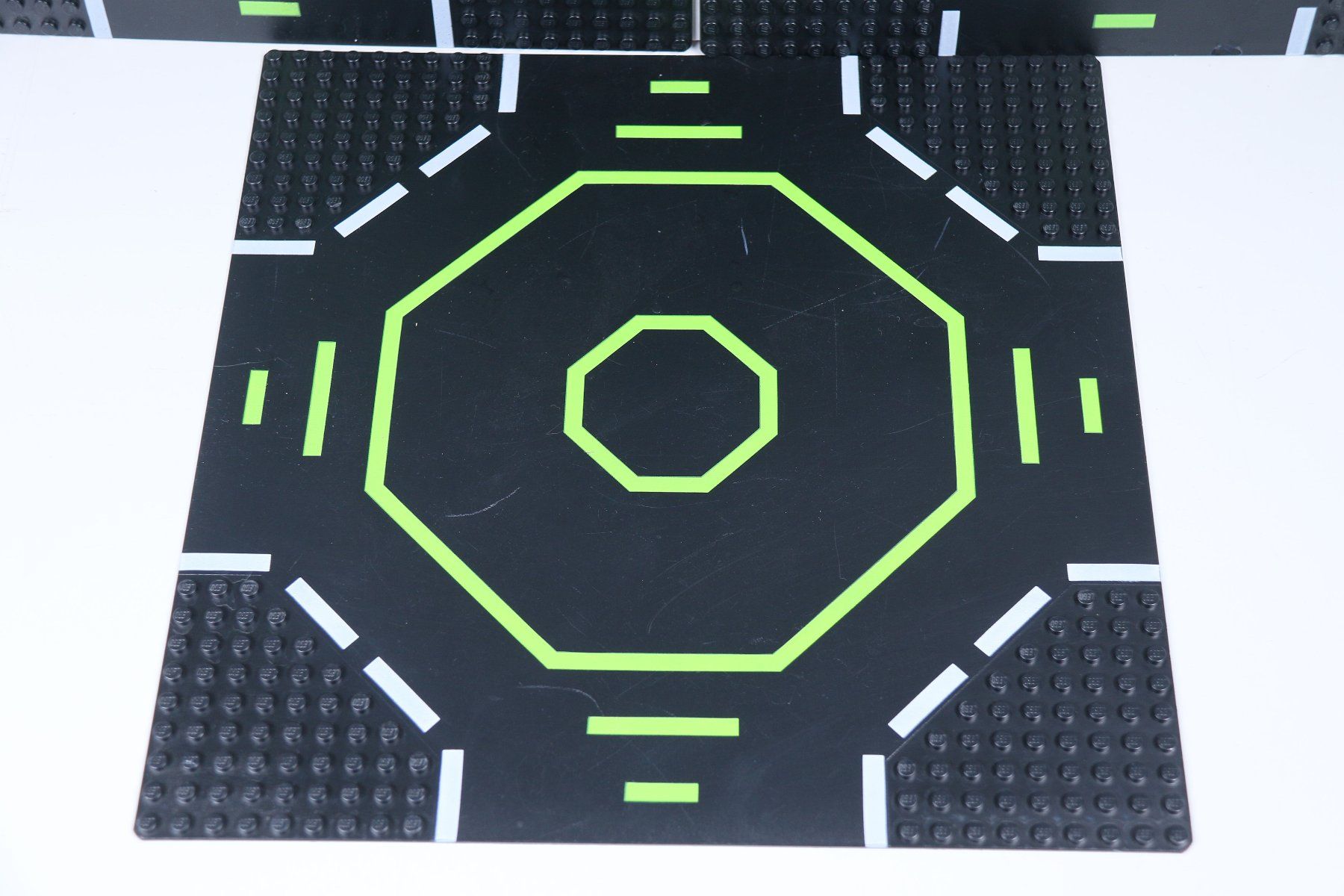Lego Kit di costruzioni: 3 Stück Black Baseplate, Road – Usato da Hettlingen venduto da Scholi99 3