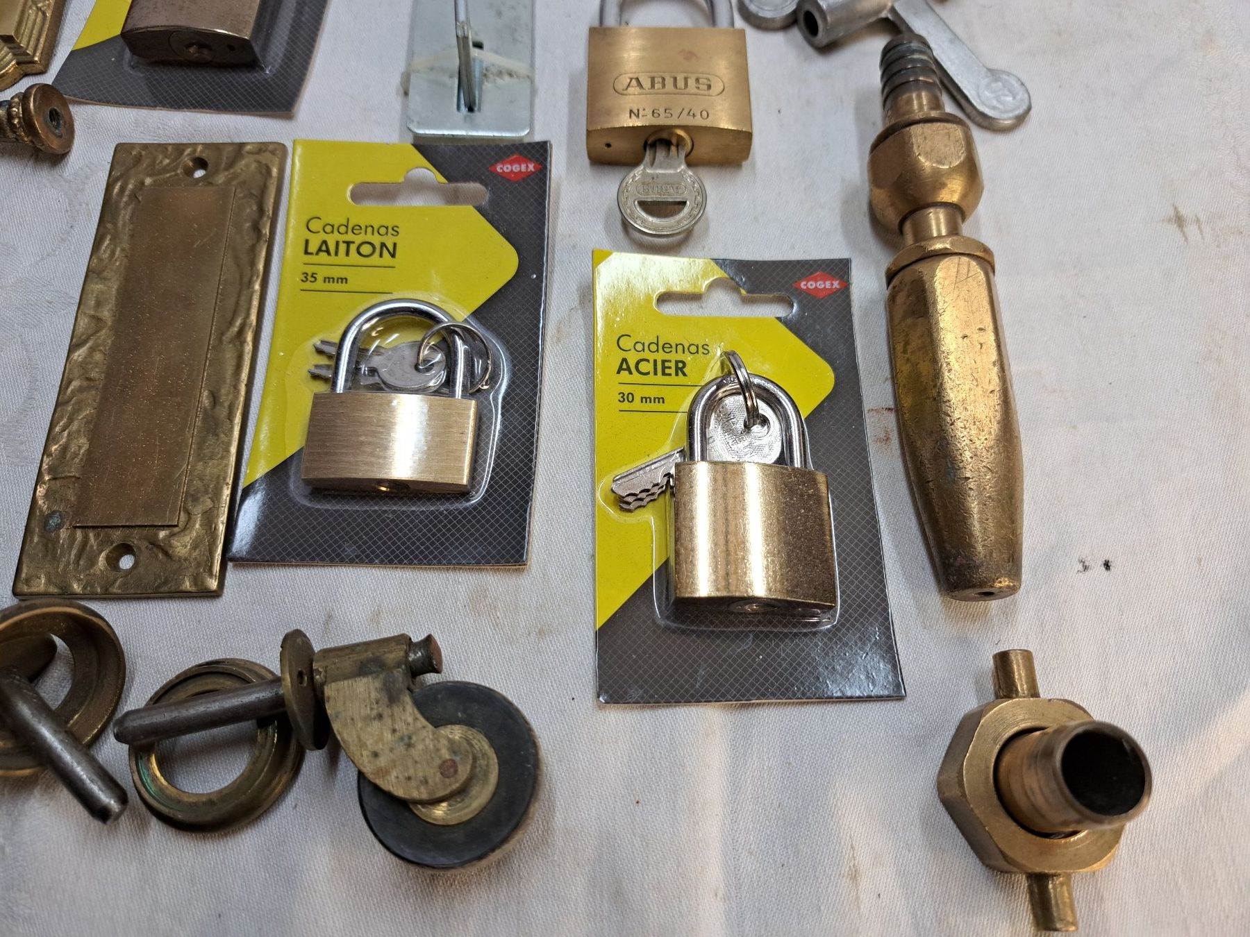 Lucchetti: ANCIENNE POIGNEE CADENAS DIVERS – Usato da couvet venduto da carlin01 3