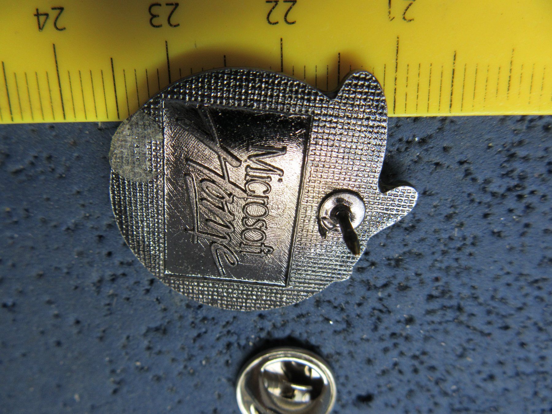 Microsoft Placchette & Badge: MICROSOFT PIN – Usato da Ettingen venduto da Hausi4711 1