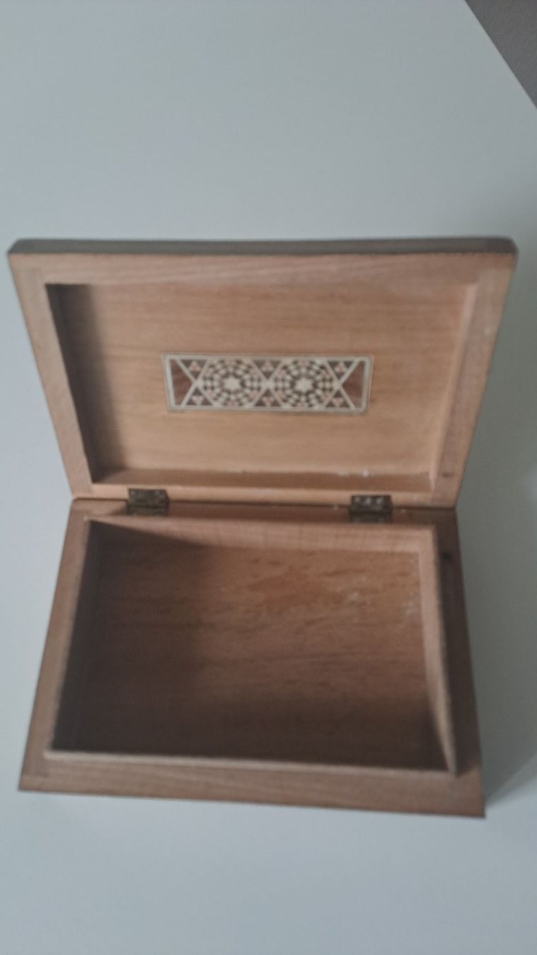 Articoli in legno: Antike orientalische Holz-Schatulle – Usato da Basel venduto da RitaFO102