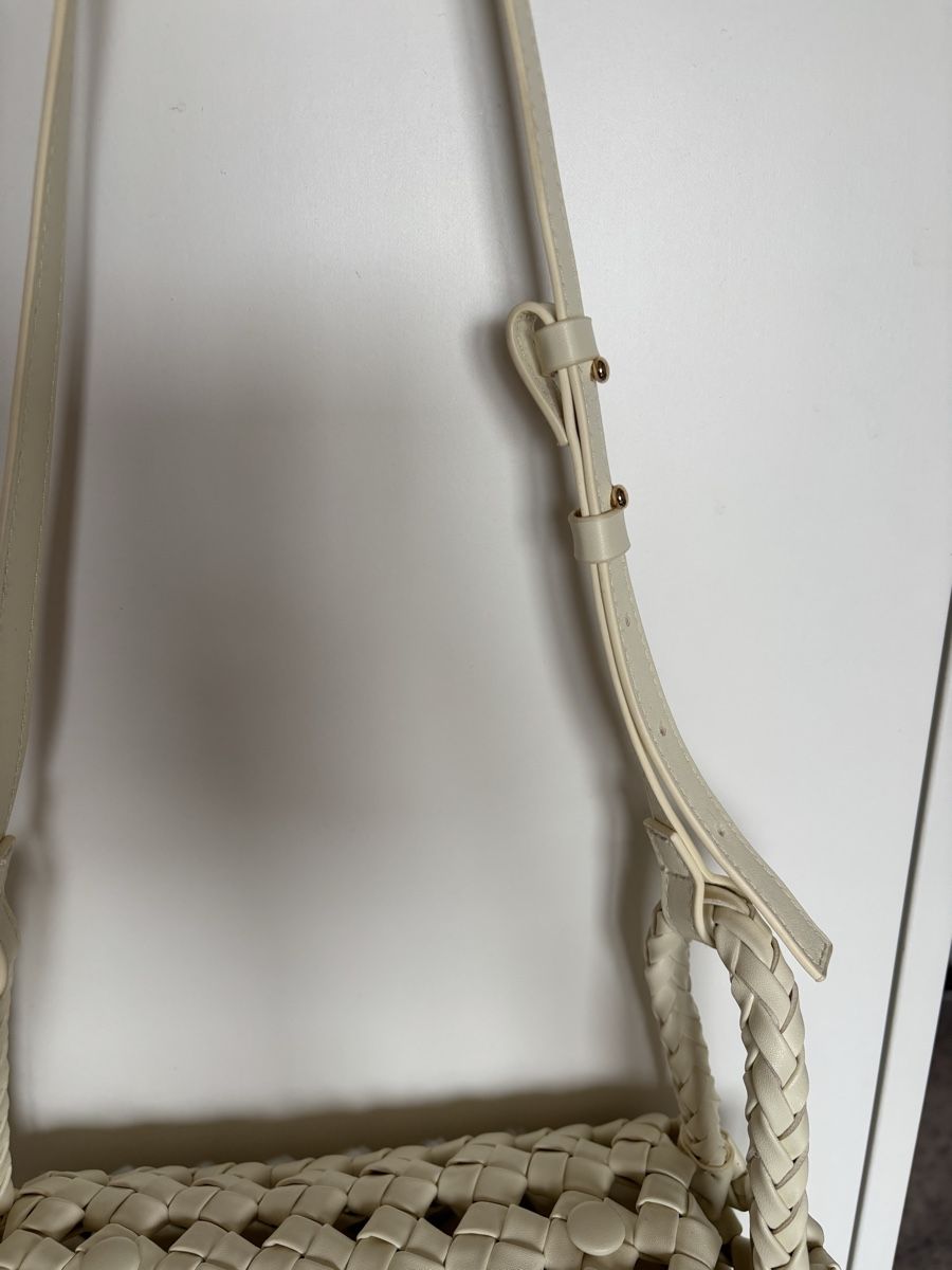 H&M Borse: Vegan leather white bag H&M – Nuovo (secondo la descrizione) da Wallisellen venduto da eli_v7dn 4