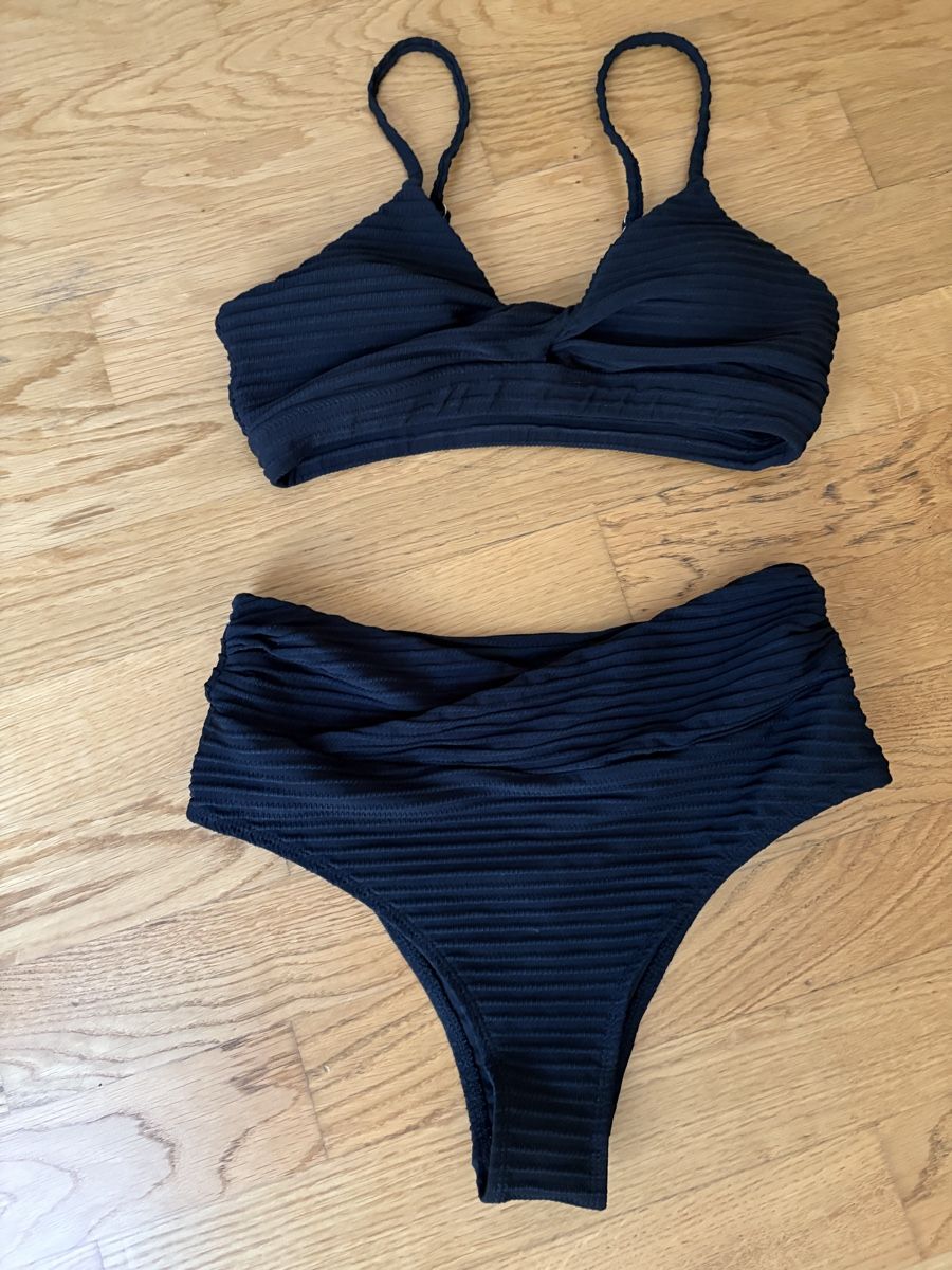 Costumi da bagno & Bikini: Schwarzer Bikini mit Rippmuster -  Grösse S – Usato da Beromünster venduto da msklef 6