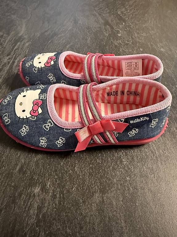 Schuhe für Mädchen: Mädchen Hausschuhe Gr 26 – Gebraucht aus Rupperswil von Dexaner59