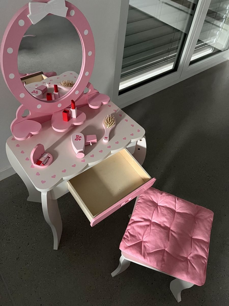 Giocattoli: Kinderschminktisch mit Hocker – Usato da Bözberg venduto da Meister1234567890 1