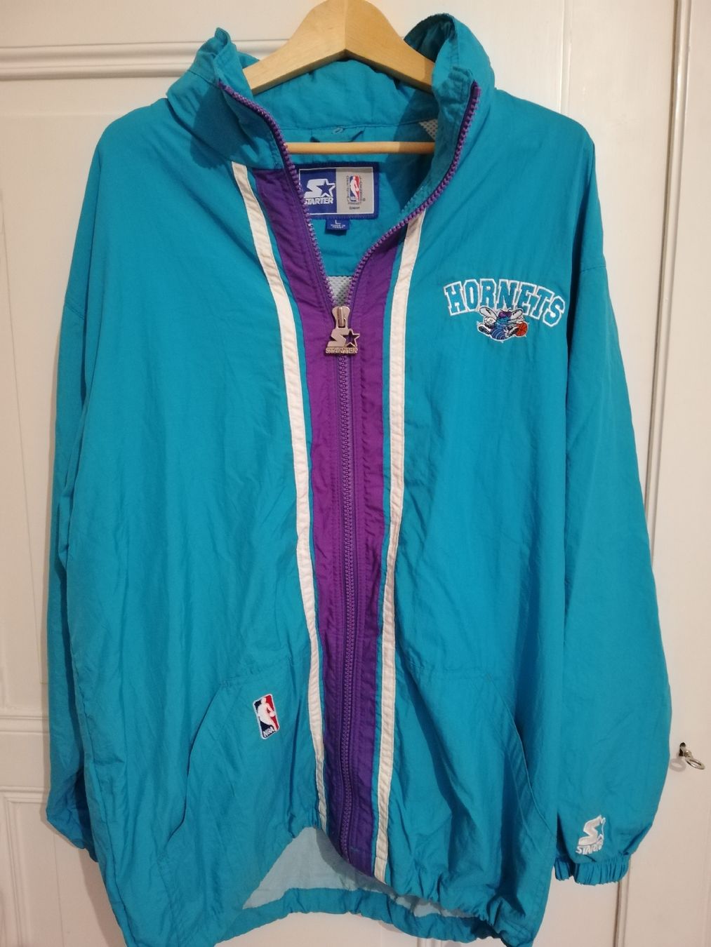 Starter Giacche: Starter Jacke Vintage Charlotte Hornets NBA – Usato da Dornach venduto da Fabisee