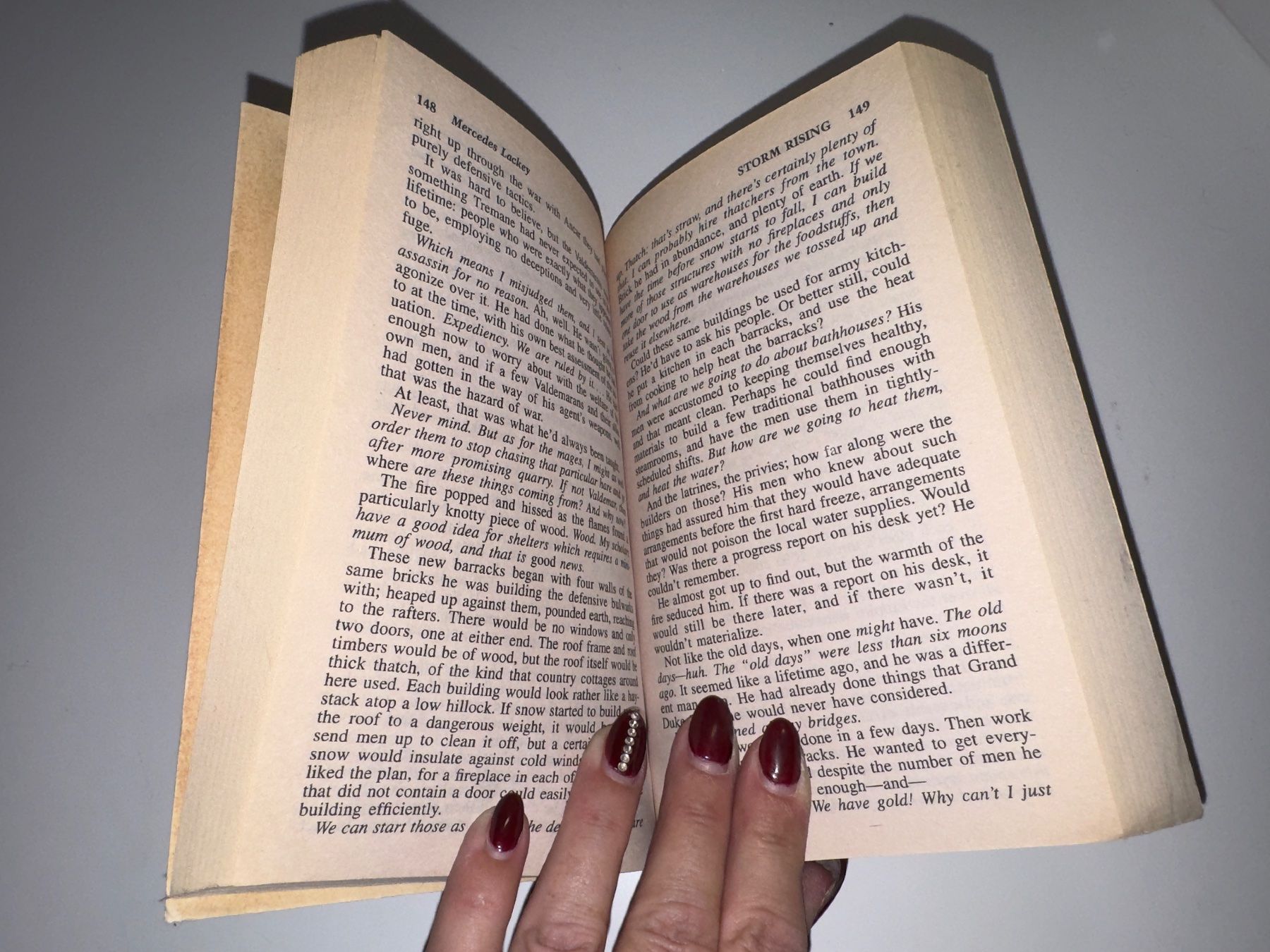 Libri: NOVEL: Mercedes Lackey, Storm rising – Usato da Grosswangen venduto da English_books 5