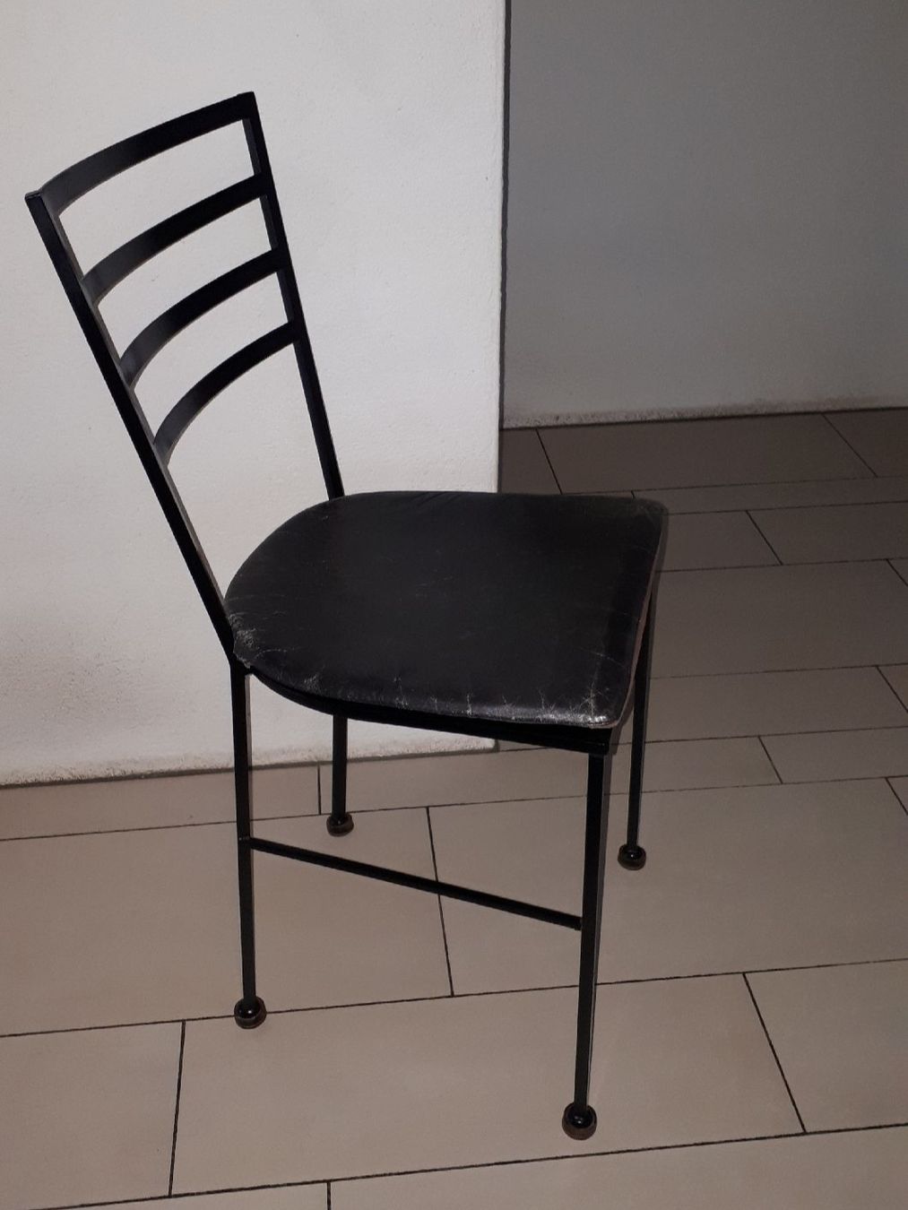 Sedie: 6 schwarze Design Metallstühle – Usato da Weiningen ZH venduto da Annakatharina