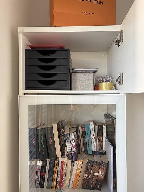 Schränke: Schrank mit Vitrine und Schublade – Gebraucht aus Bürglen TG von ste_s6yp 1