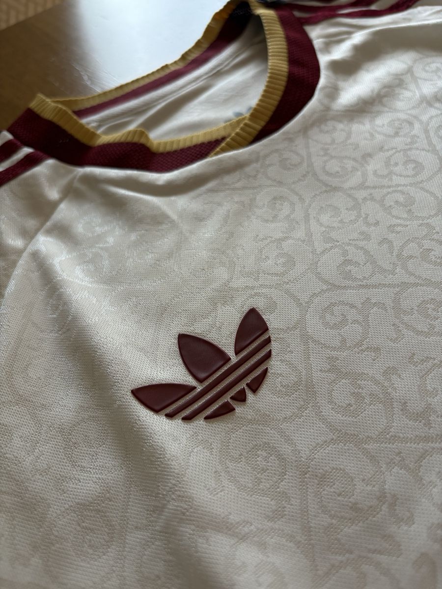 Adidas Leibchen & Hosen: Maillot Espagne 2026 taille S – Neu und originalverpackt aus Perly von Sam.crr 2
