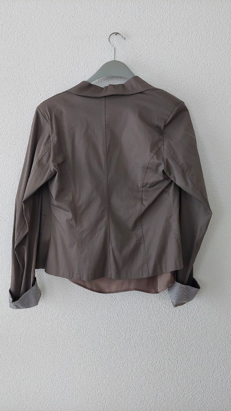 Giacche: Blazer mit Blusen Top – Usato da Escholzmatt venduto da Ipbuur 1