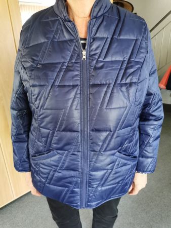 Dunkelblaue, gesteppte Jacke, Übergangsjacke, Grösse 48