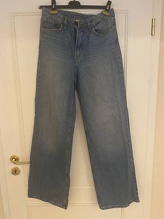 Jeans femme large taille 38 jamais porté 