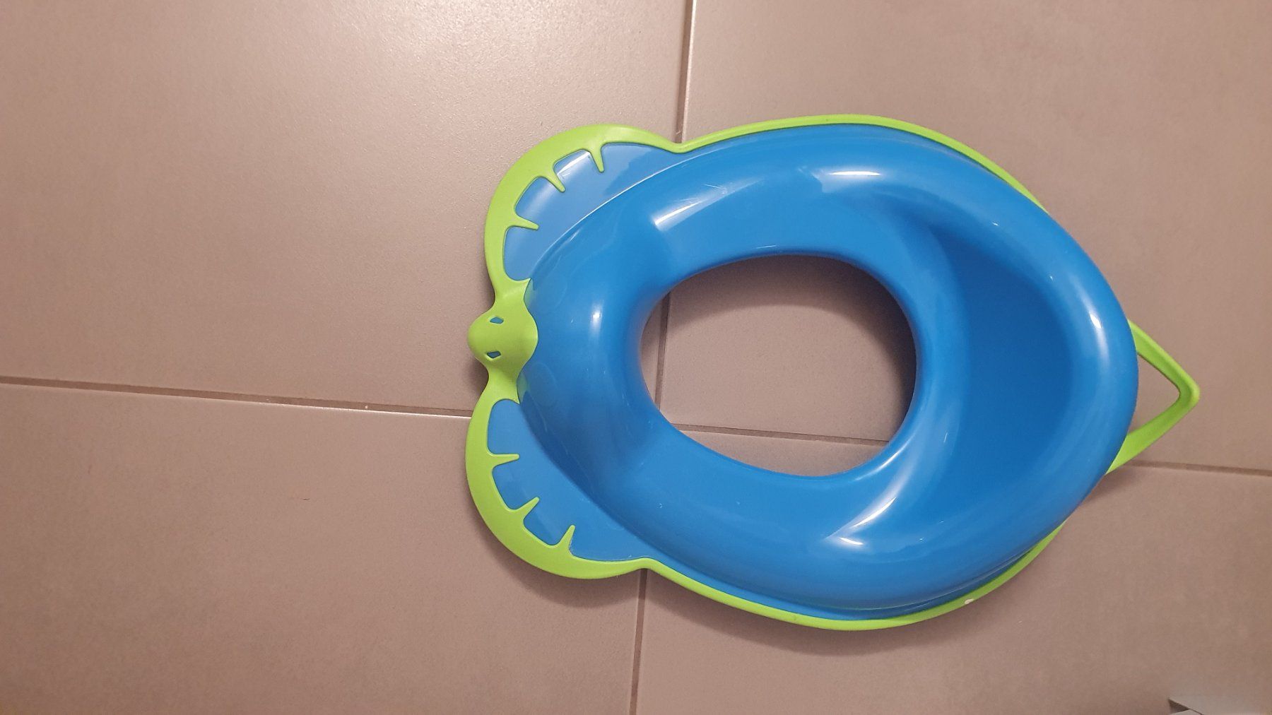 WC: WC-Sitz für Kinder – Gebraucht aus Neuchâtel von Umberto17