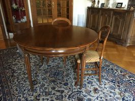 Table ronde en bois