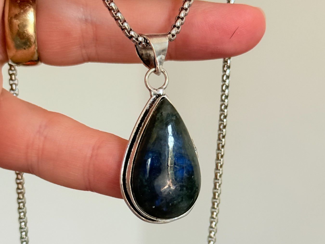 Colliers: Labradorite necklace – Neuf avec emballage d'origine à Genève par AGBERG