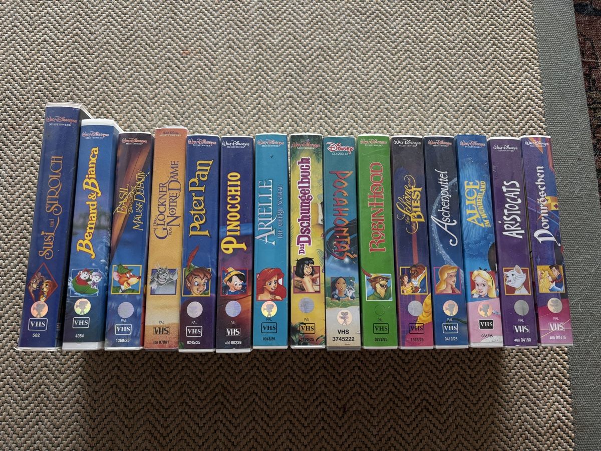 Tutti i VHS: 15 originale Walt Disney VHS Kassetten  – Usato da Rikon im Tösstal venduto da Bonfi