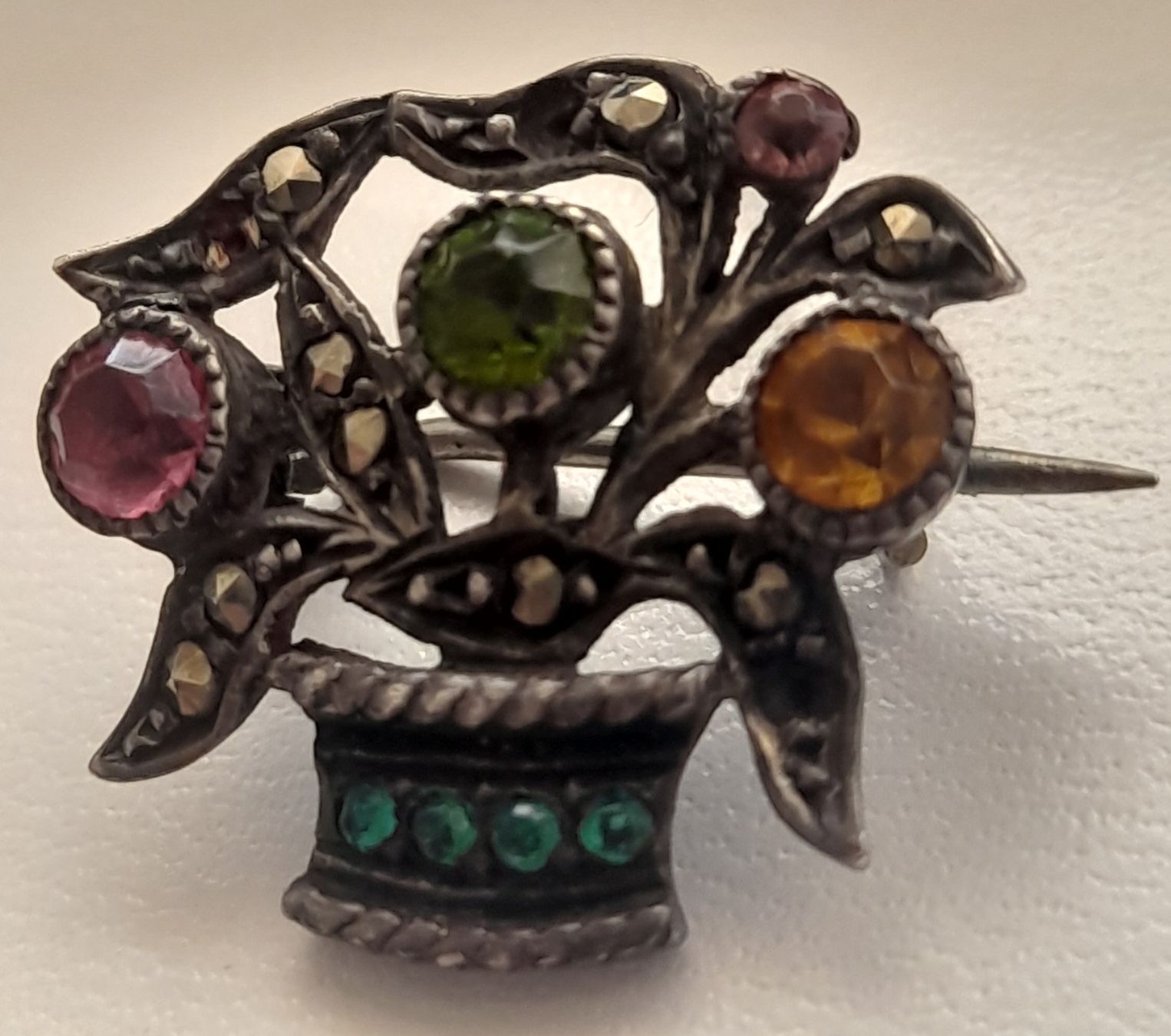 Spille & Fermagli: Broche antique en argent 800 – Difettoso da Lausanne venduto da Glam-Luxe 4